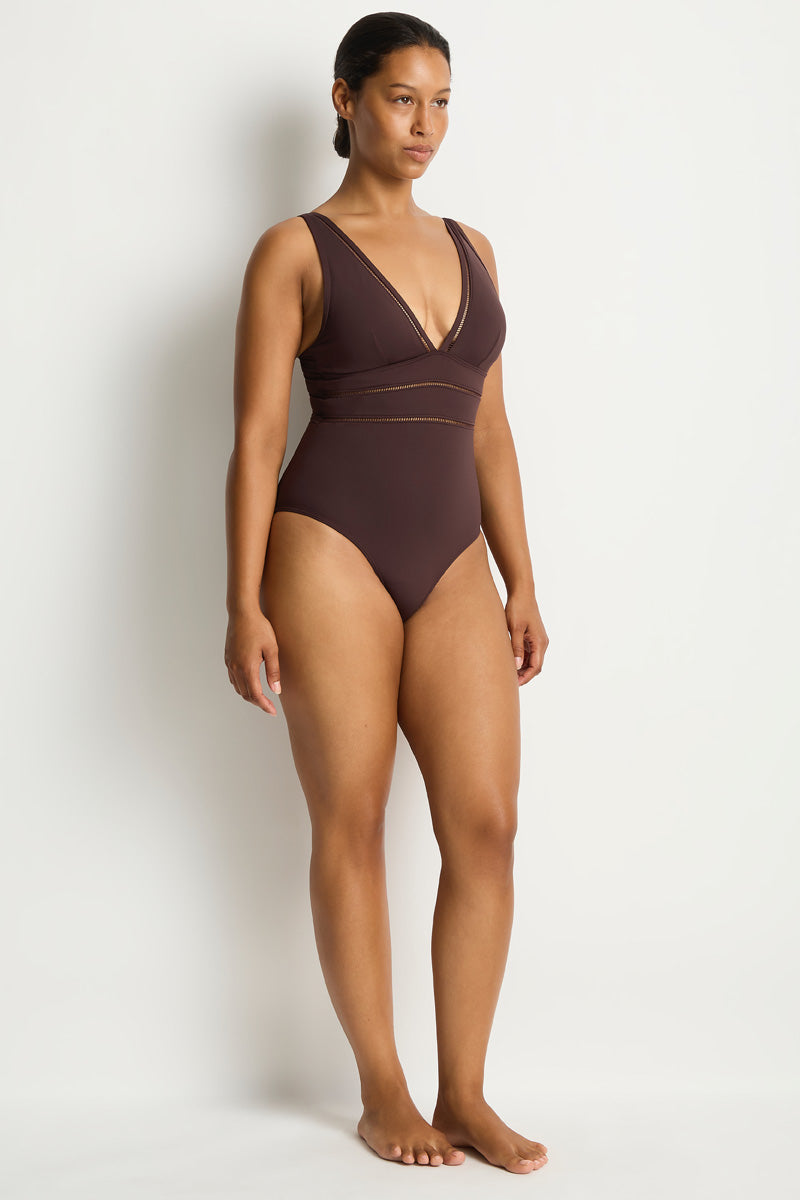 Essentials Edit Spliced One Piece / Sea Level