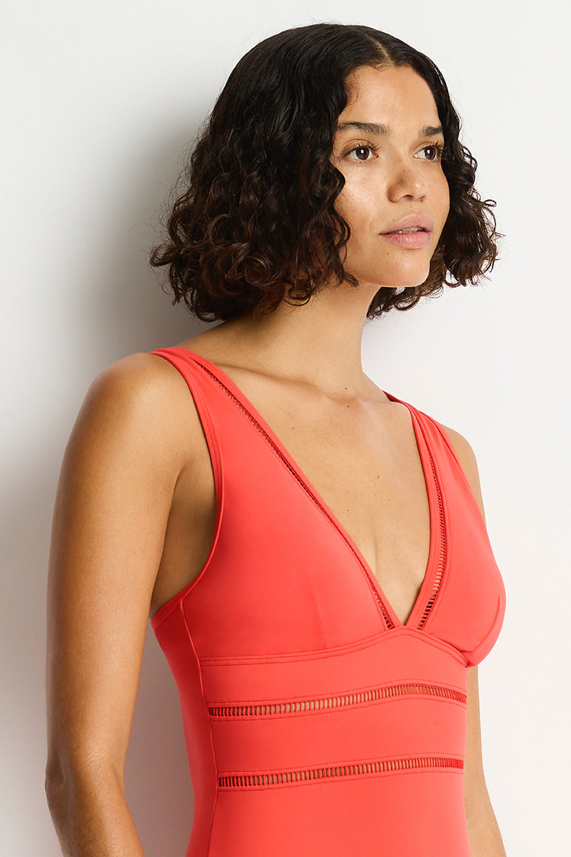 Essentials Edit Spliced One Piece / Sea Level